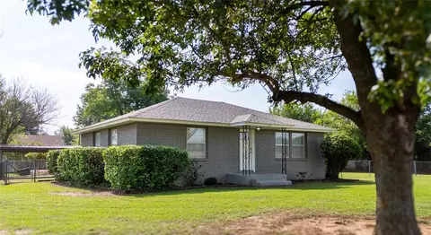 605 S Marion Ave, Hinton, OK 73047