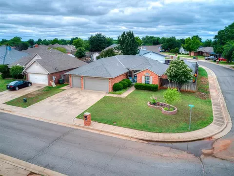 1813 Richard Dr, Edmond, OK 73003