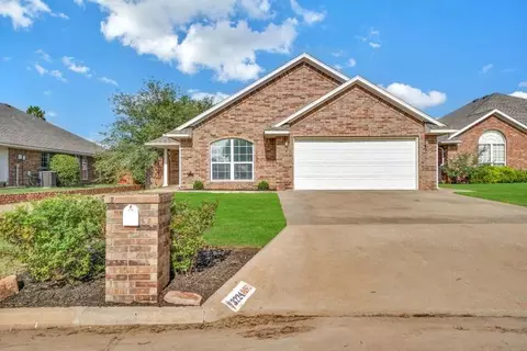 3224 Peacock Ln, Altus, OK 73521