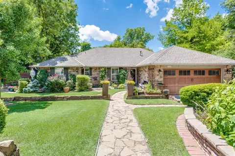 104 Brook Ln, Midwest City, OK 73130