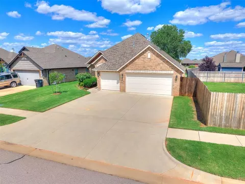 3424 Lakeside Dr, Moore, OK 73160 photo 3