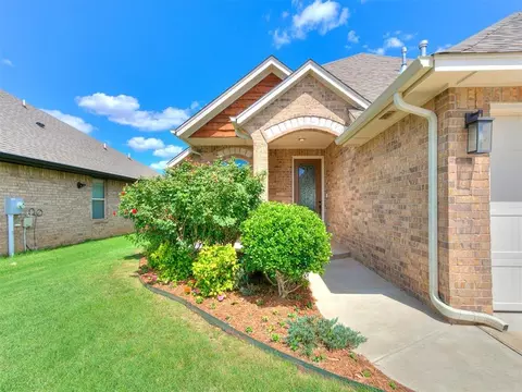 3424 Lakeside Dr, Moore, OK 73160 photo 4