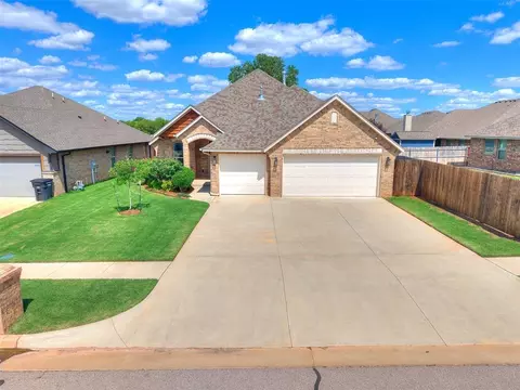 3424 Lakeside Dr, Moore, OK 73160 photo 2