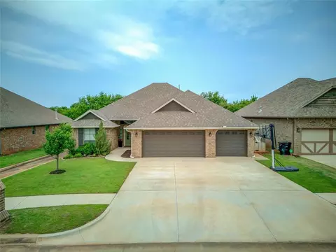 2613 Ethan Ln, Moore, OK 73160
