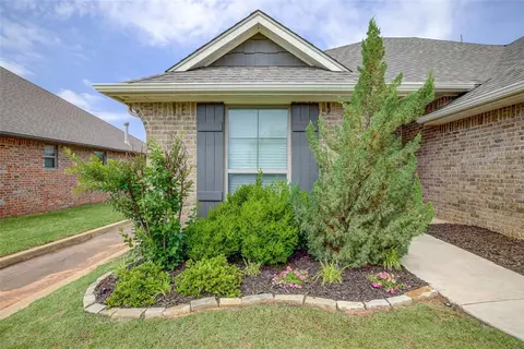 2613 Ethan Ln, Moore, OK 73160 photo 3