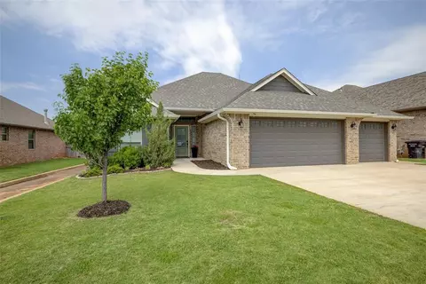 2613 Ethan Ln, Moore, OK 73160 photo 2