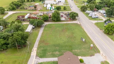 113 W Chestnut St, Dover, OK 73734 photo 6