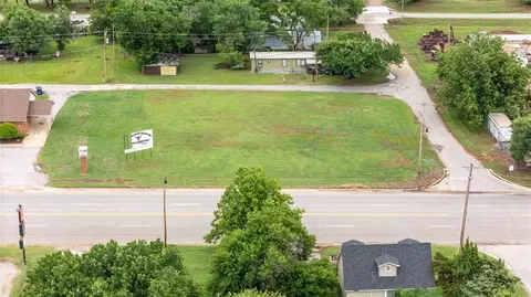 113 W Chestnut St, Dover, OK 73734 photo 2