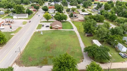 113 W Chestnut St, Dover, OK 73734 photo 4