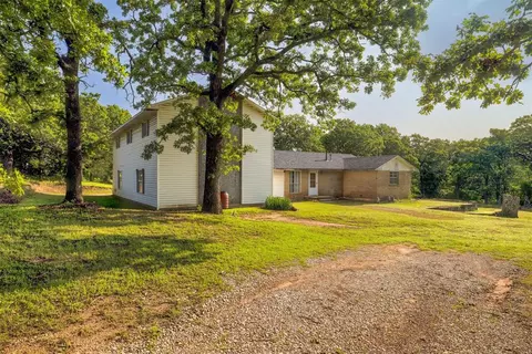 9595 Brangus Rd, Meeker, OK 74855