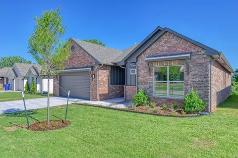 2313 Alameda Park Dr, Norman, OK 73071