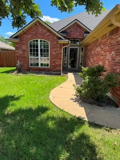 816 SW 32nd St, Moore, OK 73160