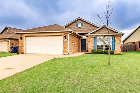 19005 Valencia Park Dr, Edmond, OK 73012