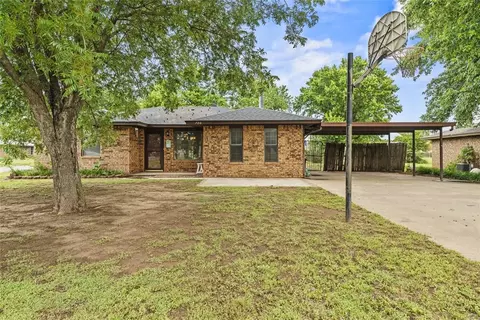 720 W 3rd St, Watonga, OK 73772