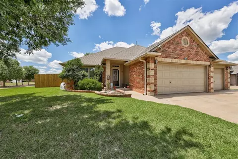 17401 White Hawk Dr, Edmond, OK 73012