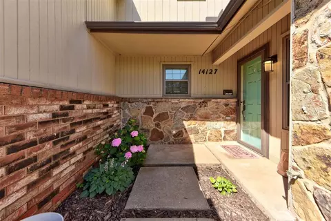 14127 Crossing Way E, Edmond, OK 73013
