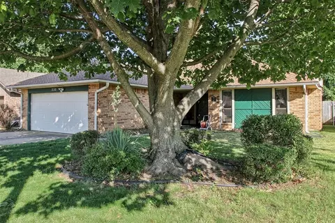 220 Telstar St, Norman, OK 73069