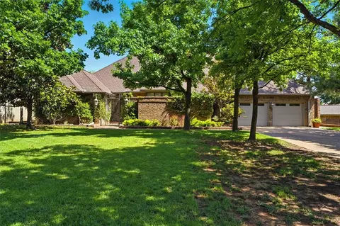 1409 Glenbrook Ter, Nichols Hills, OK 73116