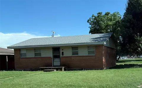 1510 Orient Ave, Clinton, OK 73601