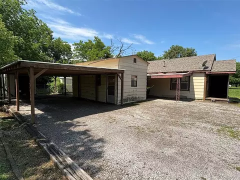 316 N Crenshaw St, Wayne, OK 73080