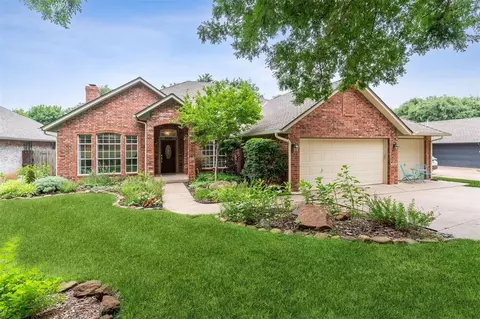 2704 Chimney Hill Rd, Edmond, OK 73034