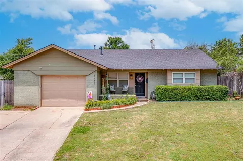 1137 W Peebly Dr, Midwest City, OK 73110
