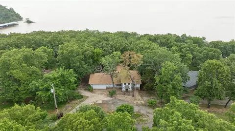 1392 Robin Hood Rd, Eufaula, OK 74432 photo 2