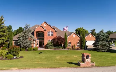 205 W Waterfront Dr, Tuttle, OK 73089 photo 2