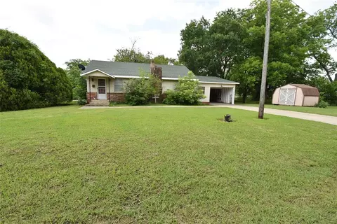 220 E Tiger Ave, Wetumka, OK 74883