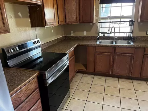 Kitchen - 305 N Reimer St, Corn, OK 73024 photo 4 of 4