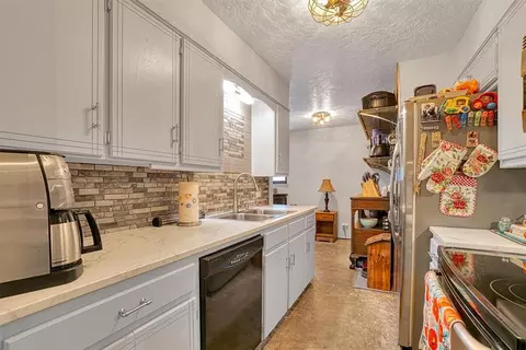 1301 Canterbury Blvd, Altus, OK 73521 photo 12