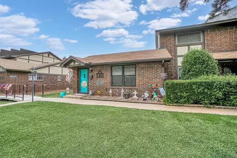 1301 Canterbury Blvd, Altus, OK 73521