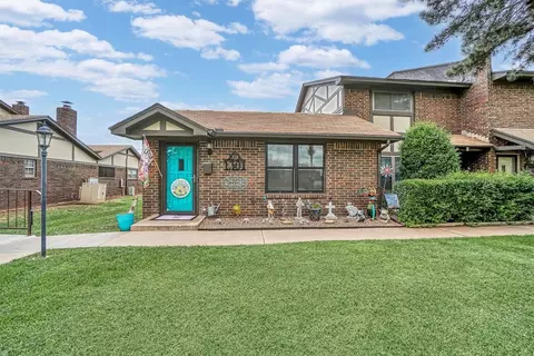 1301 Canterbury Blvd, Altus, OK 73521 photo 2