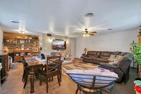 1301 Canterbury Blvd, Altus, OK 73521 photo 8