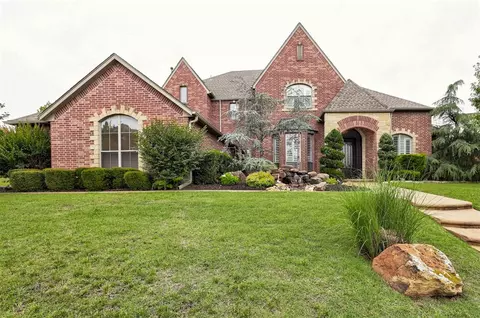 2617 Warwick Pl, Edmond, OK 73013
