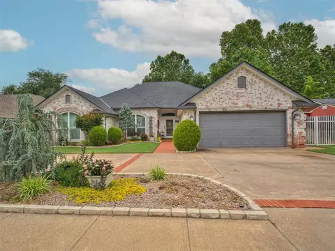 1220 Mountain Brook Dr, Norman, OK 73072