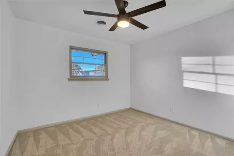 1048 Elk St, Altus, OK 73521 photo 9