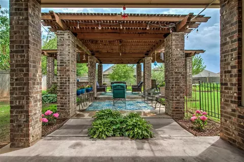 2717 Cordgrass Ln, Edmond, OK 73013