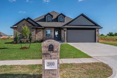 2000 W Flintlock Way, Mustang, OK 73064