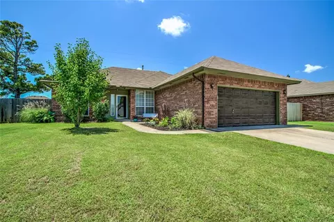 387 Harvest Hls, Harrah, OK 73045