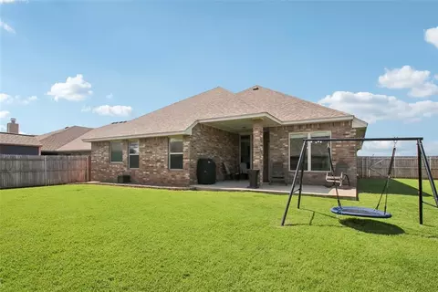 1101 NE 33rd Ter, Moore, OK 73160 photo 31