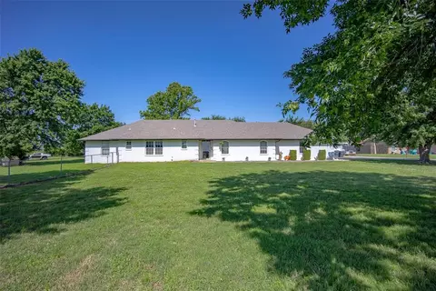 700 Lisa Ln, Lexington, OK 73051