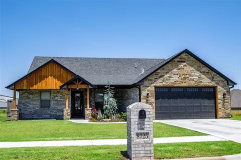 8725 NW Kensington Pl, Lawton, OK 73505
