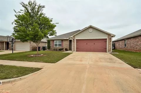 11513 SW 26th St, Yukon, OK 73099