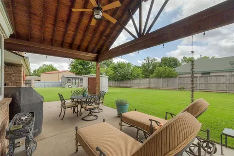 212 S Brentwood Dr, Oklahoma City, OK 73139
