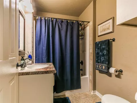 913 E Harrison Ave, Guthrie, OK 73044 photo 33