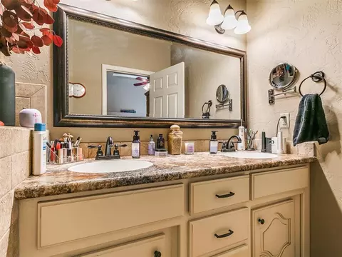 913 E Harrison Ave, Guthrie, OK 73044 photo 39