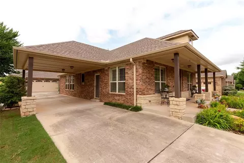 2105 Turtle Creek Dr, Norman, OK 73071 photo 2
