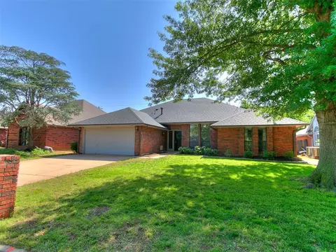 16716 Valley Crst, Edmond, OK 73012