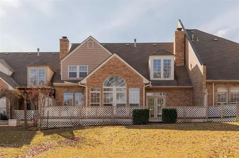 607 Aberdeen Rd, Edmond, OK 73025